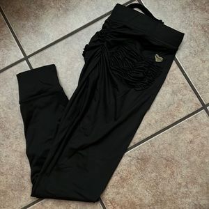 Cute booty jogger leggings.. new! Without tag.. never wore them